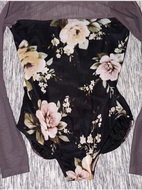 Five Dancewear mesh overlay leotard, Adult xs, great used condition